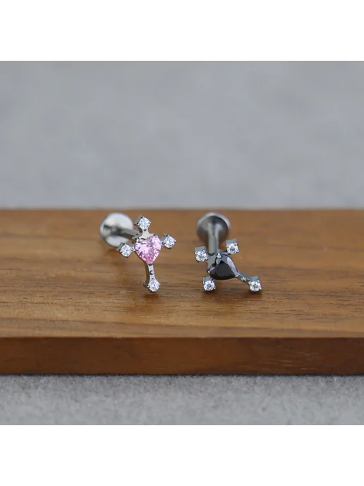 RAYAHJ Серьга-пирсинг крестик с сердечком из циркония, pink, розовый, фото 4