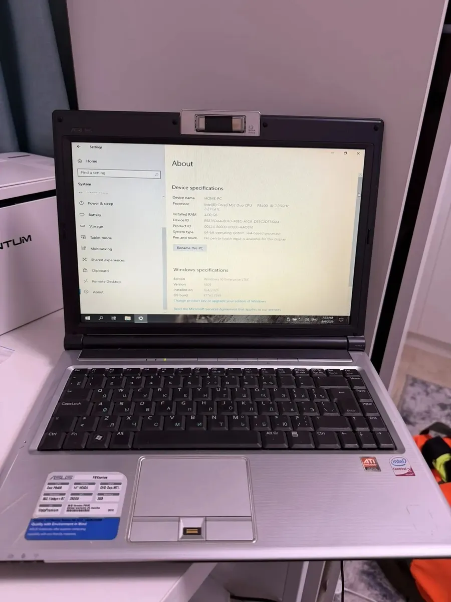 Ноутбук экран 14" HDD 250 gb 4 gb память win10