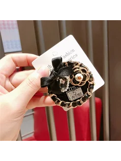 Нет бренда Брошь Камелия из жемчуга Tassel CC Черный, KX014802